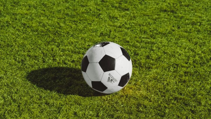 Vlahovic e Chiesa trascinano la Juventus: 3-0 netto sul Sassuolo