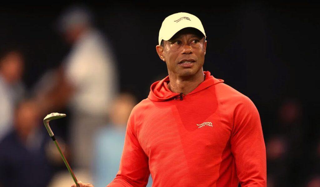 Tiger Woods arrestato per sospetto DUI dopo incidente con ribaltamento in Florida