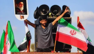 Immagini di Teheran con fumo dopo strike israeliani