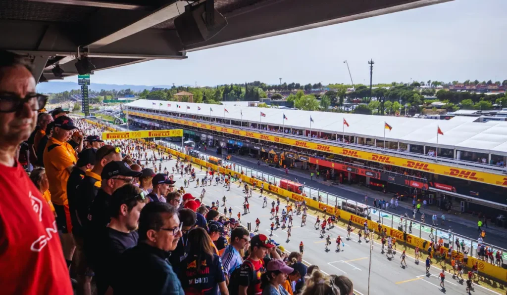 George Russell al comando del GP di Barcellona 2026