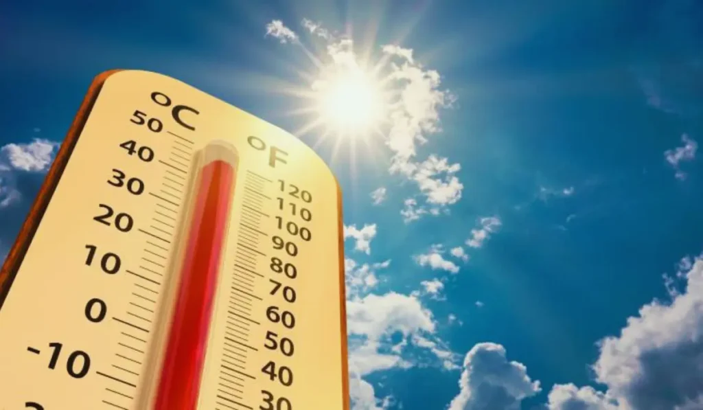 Mappa delle previsioni meteo caldo in Italia con temperature elevate previste nel weekend.