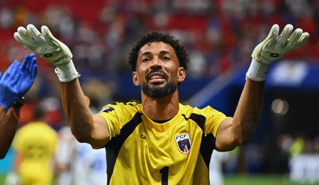 Vozinha portiere Capo Verde para un tiro della Spagna durante