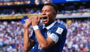 Kylian Mbappé diventa il miglior marcatore della storia della Francia.