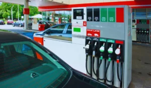 Automobilisti italiani rifornimento prezzi benzina Slovenia