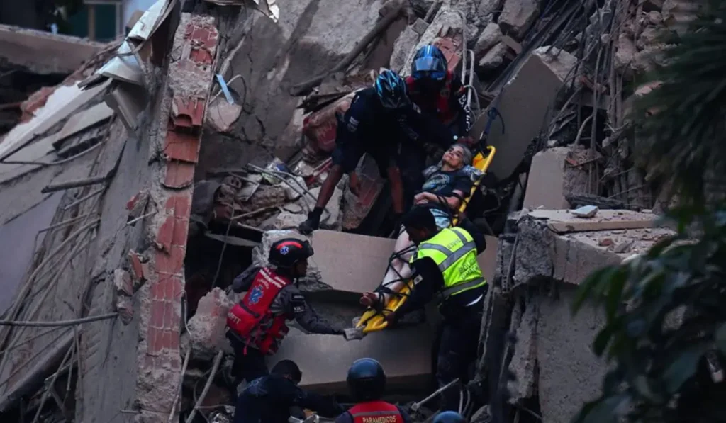 Edifici danneggiati dalle scosse di terremoto in Venezuela