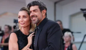 Anna Ferzetti sorridente durante un recente evento cinematografico