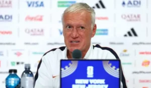 La vignetta di Deschamps: tra coppa e critiche