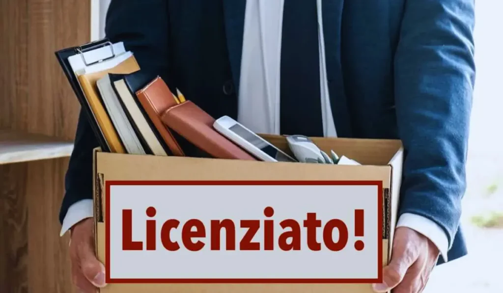 Ufficio con computer e email aziendale