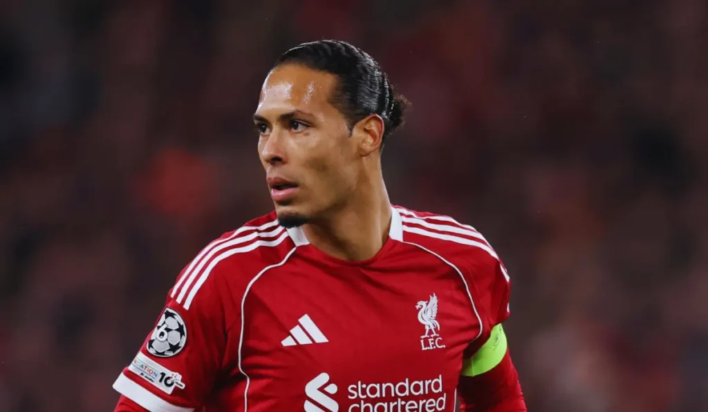 Virgil van Dijk in azione con la maglia del Liverpool