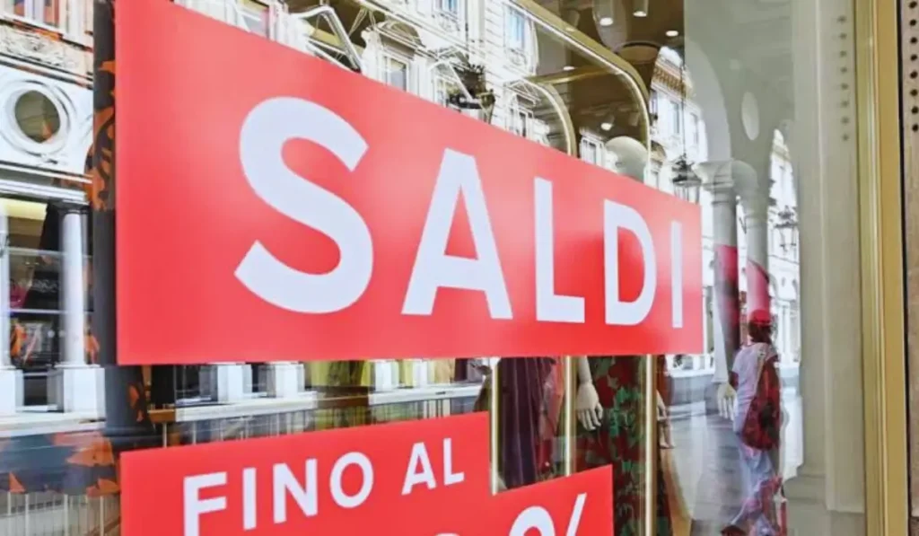 Sconti saldi estivi su abbigliamento estivo