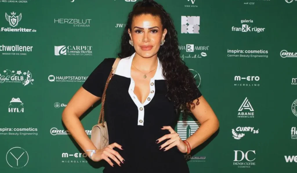 Soraya Sabetta sorridente in un’immagine dal programma
