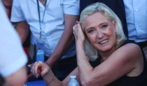 Marine Le Pen in aula durante processo appello