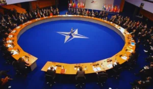 Foto di famiglia Vertice della NATO con i leader internazionali