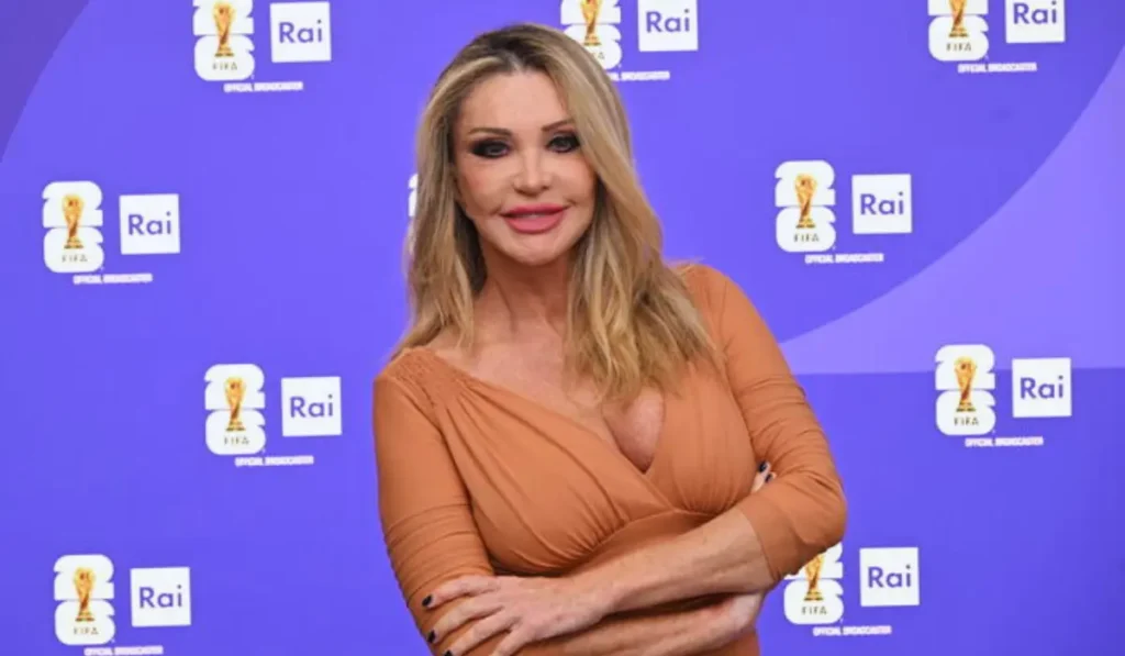 Diletta Leotta in campo durante evento calcistico