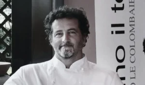 Daniele Fagiolini con i prodotti del territorio toscano