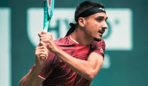 Lorenzo Sonego pronto a servire contro Collignon a Gstaad ATP 2026