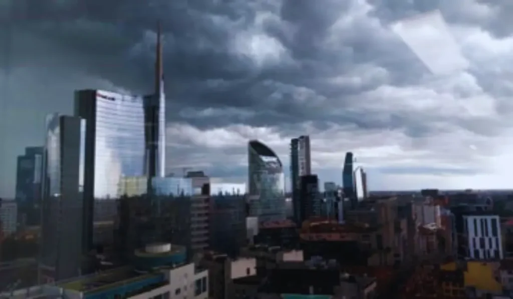 Allerta meteo Lombardia con temporali in arrivo su Milano e pianura