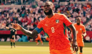 Franck Kessié accostato alla Juventus nel mercato estivo, con il centrocampista ivoriano pronto al ritorno in Serie A.
