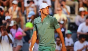 Darderi celebra un punto nel torneo di Bastad contro Borges