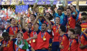 Ferran Torres esulta dopo il gol decisivo nella finale Spagna-Argentina