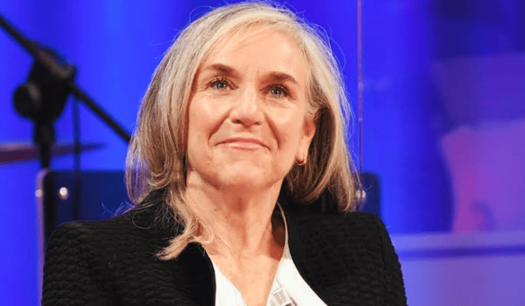 Giovanna Botteri durante un intervento televisivo dedicato all'attualità internazionale e alla geopolitica dopo l'addio alla Rai.