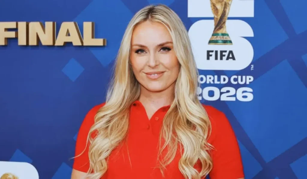 Lindsey Vonn sul red carpet prima della finale dei Mondiali tra Argentina e Spagna al MetLife Stadium.