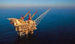 Piattaforma petrolifera nel Mare del Nord: la controllata di Eni Vår Energi acquisisce la società danese BlueNord.