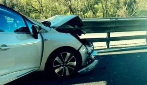Tamponamento a catena sulla SS47 Valsugana con veicoli coinvolti e intervento dei soccorsi in Alta Valsugana.
