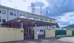 Ingresso della Scuola della Guardia di Finanza nella frazione di Coppito