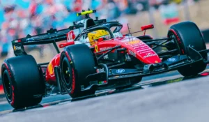 Ferrari di Lewis Hamilton e Charles Leclerc durante le prove libere del Gran Premio d’Ungheria all’Hungaroring