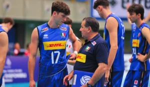 Simone Giannelli in palleggio durante un allenamento della Volleyball Nations League di pallavolo maschile a Ningbo
